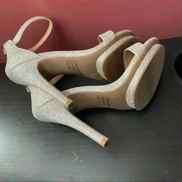 Windsor Sliver Heels - Picture 5 of 8